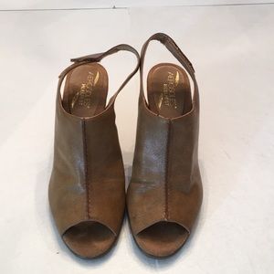 Peep toe tan wedge. Size 7. Aerosoles.